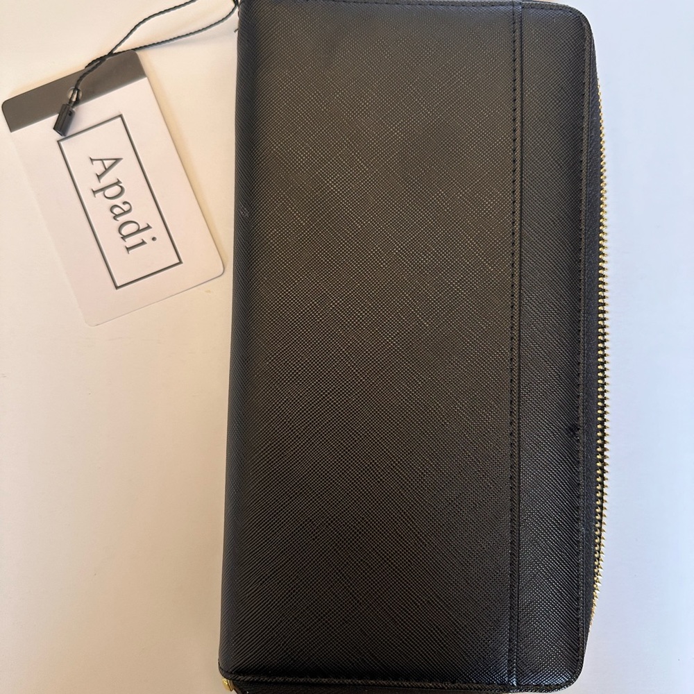 Apadi Travel Black Wristlet Wallet